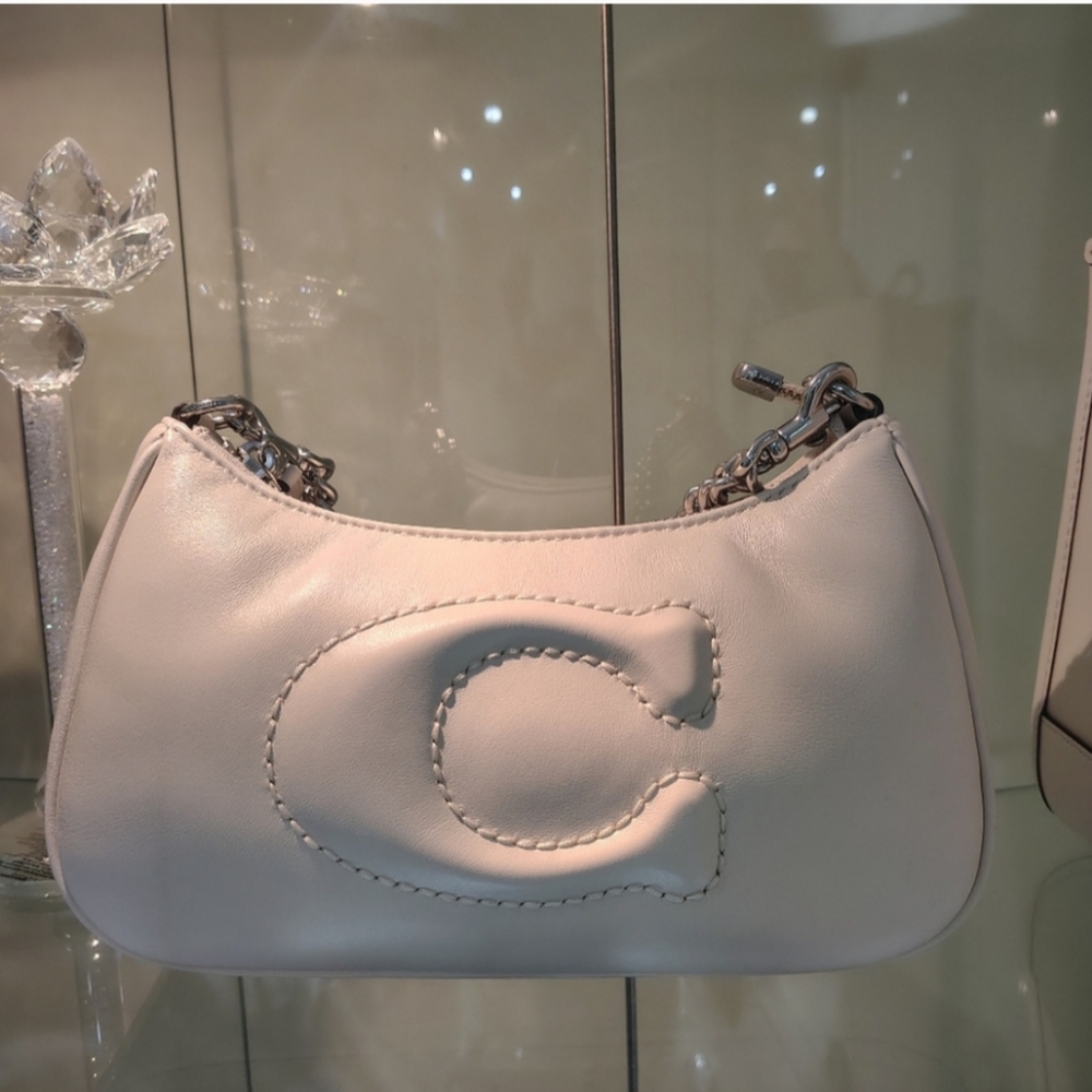 New! Coach Teri Leather Shoulder Bag With Quilting In Chalk